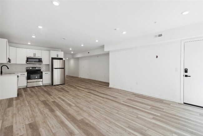 Building Photo - 890-892 N 42nd St