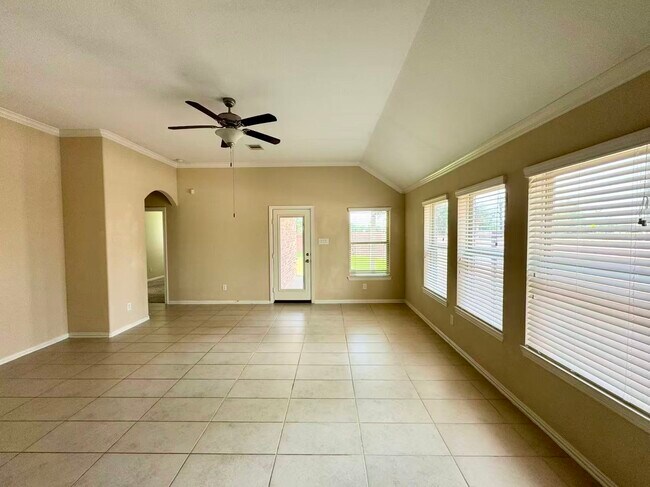 Building Photo - 11015 Walts Run Ln