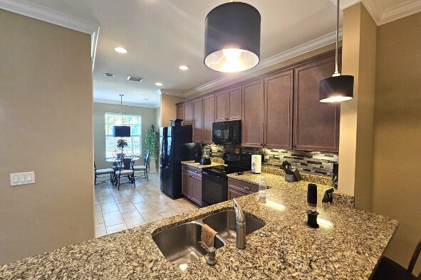 Building Photo - 6144 NW Argyll Ln