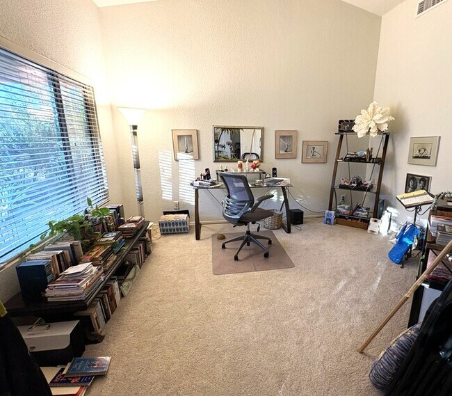 Building Photo - 1870 E Purple Martin Ln