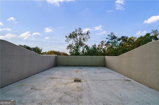 Building Photo - 3300 Windy Ridge Pkwy SE