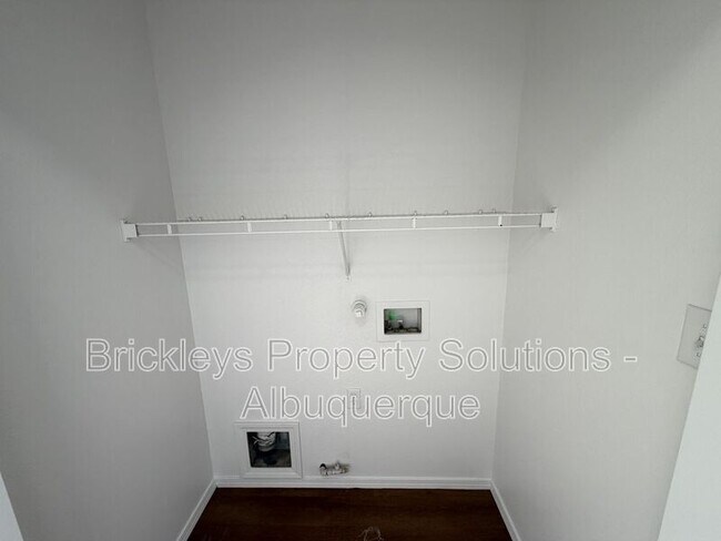 Building Photo - 10627 Brookline Pl NW