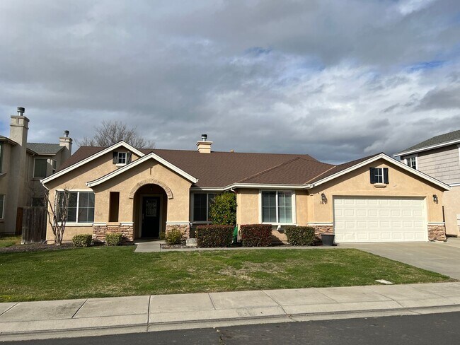 Primary Photo - 4 bedrooms, an office and single-story home with a pool!!