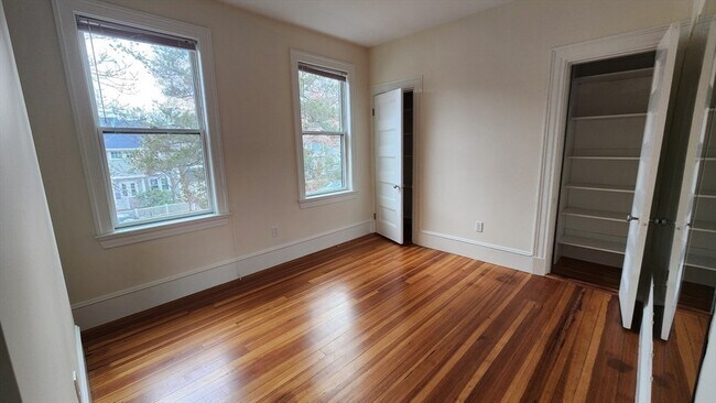 Building Photo - 465-467 Huron Ave