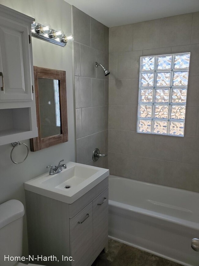 Building Photo - 3 br, 1.5 bath House - 8108 E Indianapolis