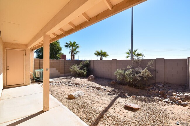 Building Photo - 9157 E 31st Ln