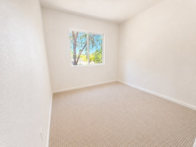 Building Photo - Beautiful Single Family 4 Bedroom Now Available!