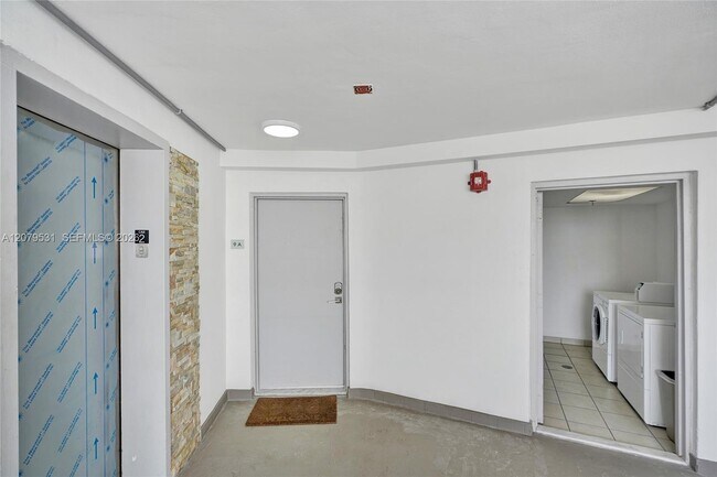 Building Photo - 6820 Indian Creek Dr