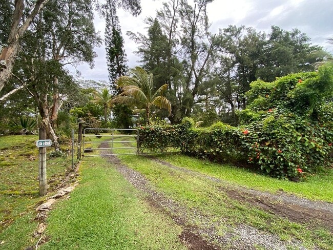 Building Photo - Private Hideaway on 1 Acre -Hawaiian Paradise Park