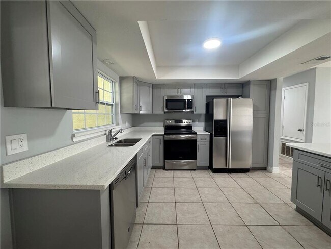 Building Photo - 8515 Sandberry Blvd