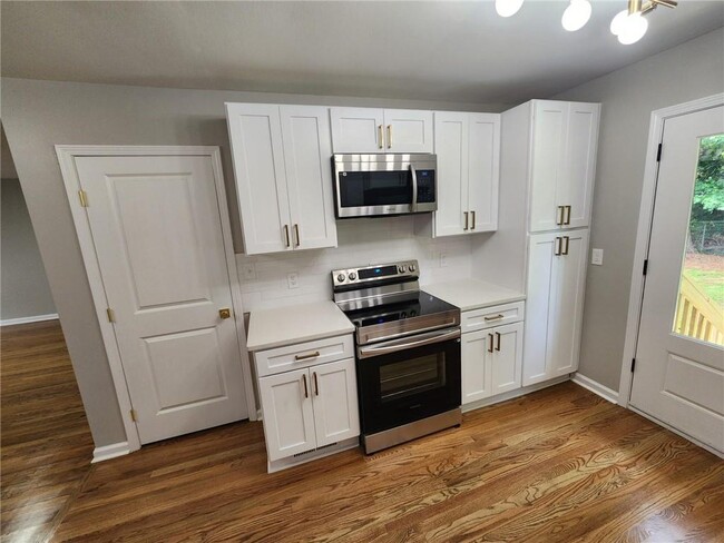 Building Photo - 1195 Starline Dr