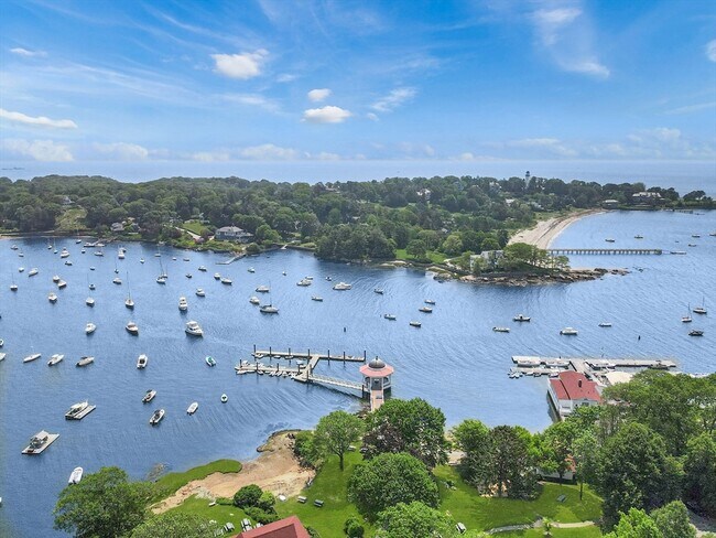 Building Photo - 1 School St