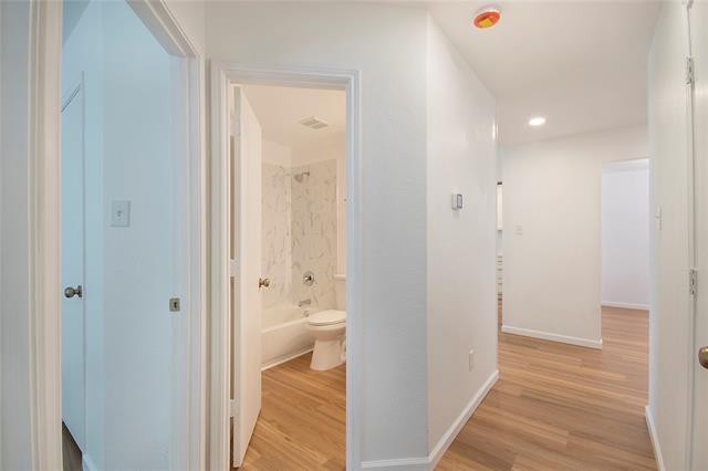 Building Photo - 1618 Pin Oak Trail