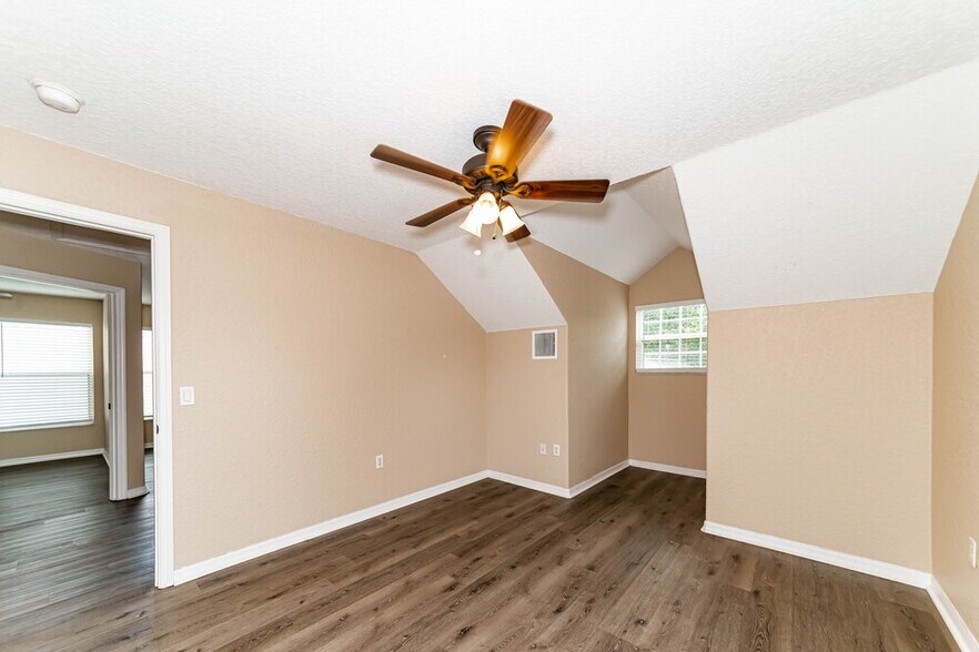 Building Photo - 3512 Chinaberry Ln