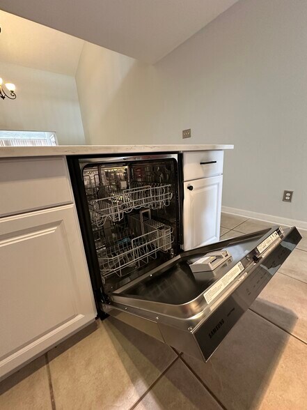 Building Photo - 26610 Southern Pines Dr