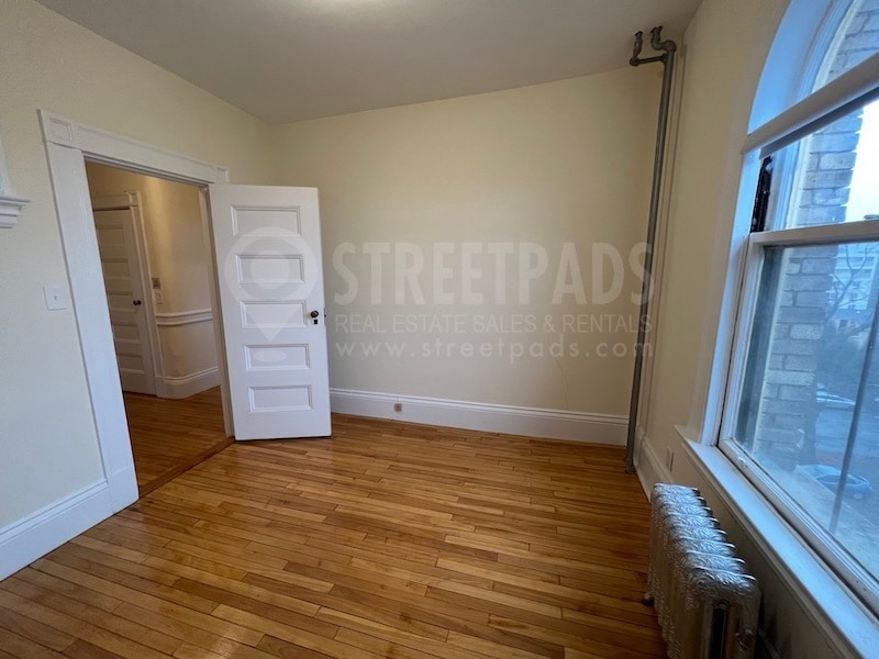 Building Photo - 2 Ware St