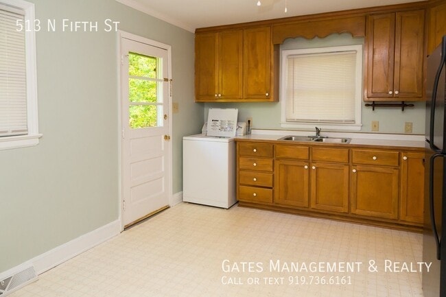 Building Photo - 513 N Fifth St-