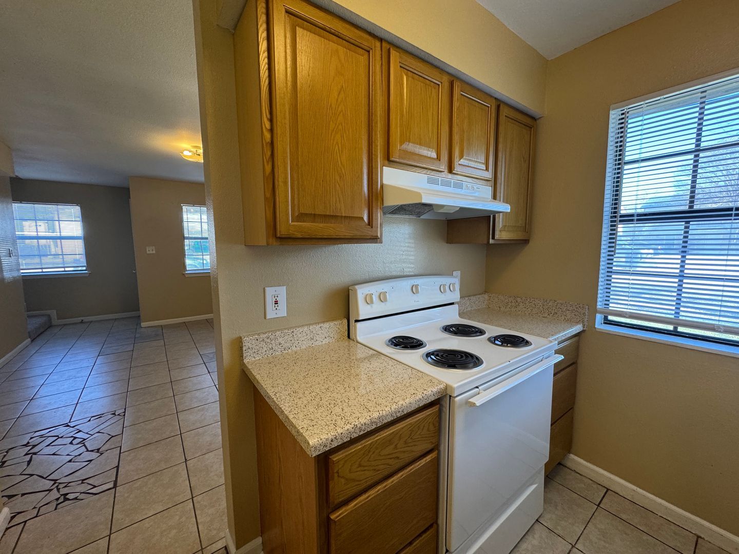 Building Photo - 4808 Rainbow Cir