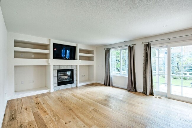 Building Photo - Absolutely Stunning 4 Bedroom Home in Mariana Butte