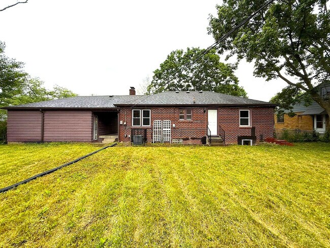 Building Photo - 1623 N Spencer Ave