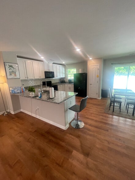 Building Photo - Room in House on Meredith Woods Ln