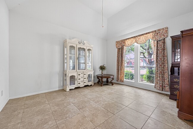 Building Photo - 12727 Magnolia Leaf St