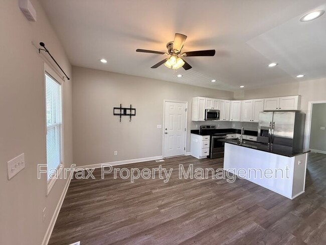 Building Photo - 1118 Eva St