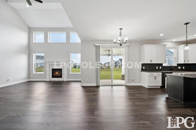 Building Photo - 1038 Stoneleigh Rd