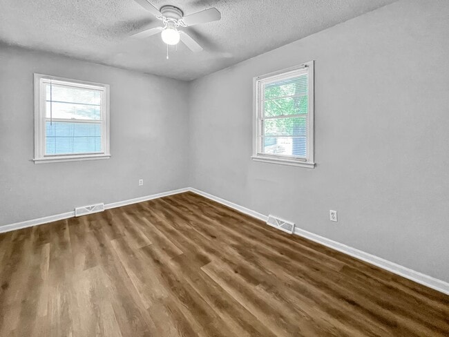 Building Photo - 4 BR/2BA | Newly Renovated Single Family Home | 1-Car Covered Parking | Gated backyard |On quiet ...
