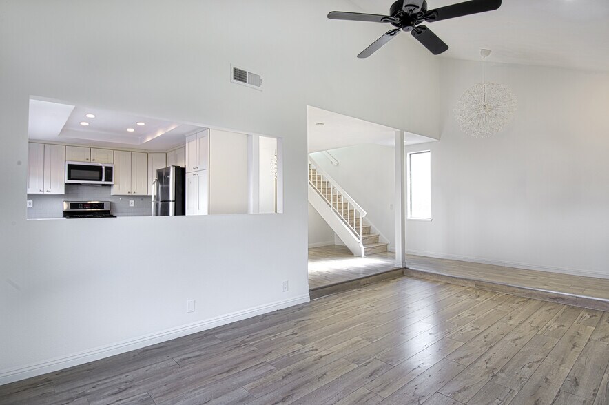 Building Photo - 2064 S June Pl