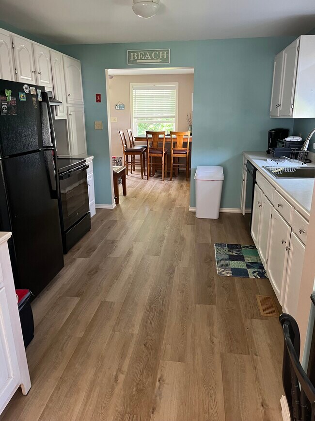 Building Photo - 47 Rest View Ln