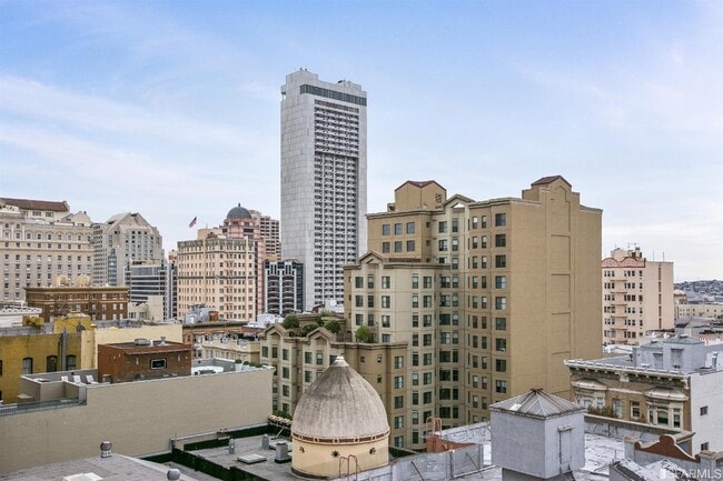 Building Photo - 630 Leavenworth St