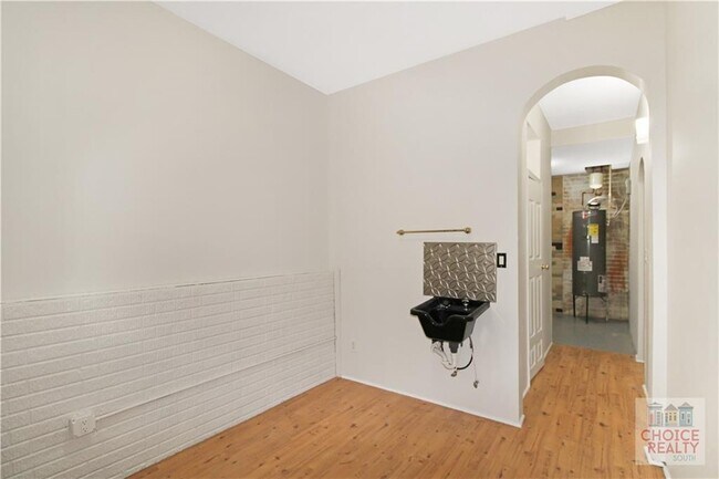 Building Photo - 4810 Brookwood Pl