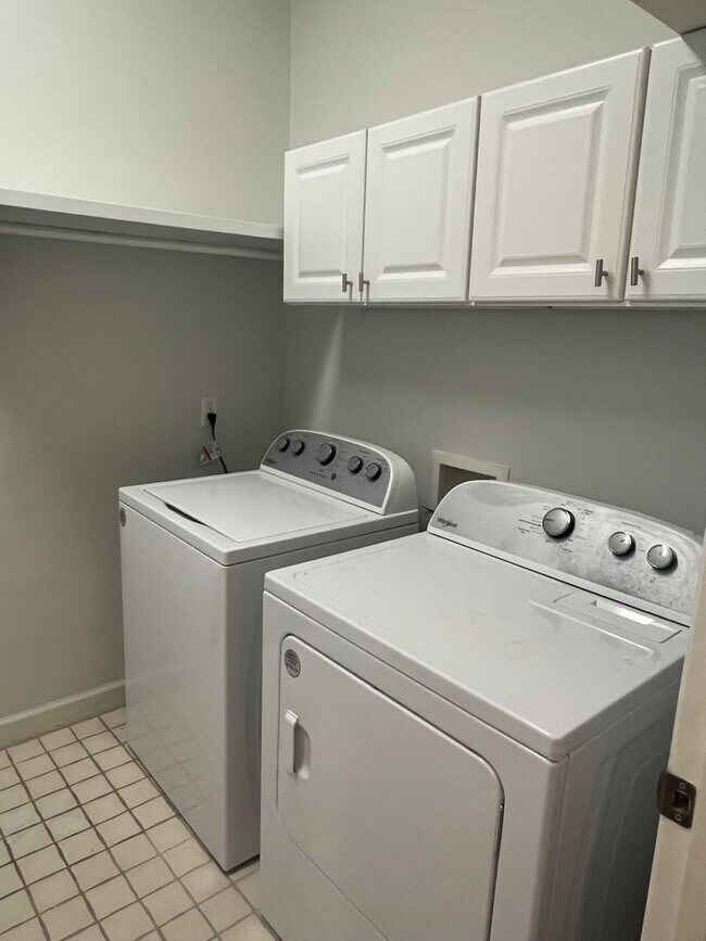 Building Photo - Spacious Updated Home in Windmill Harbour!