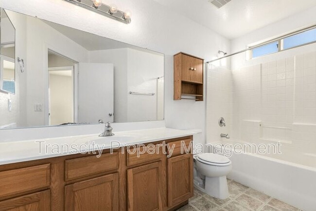 Building Photo - 41207 N Cambria Dr