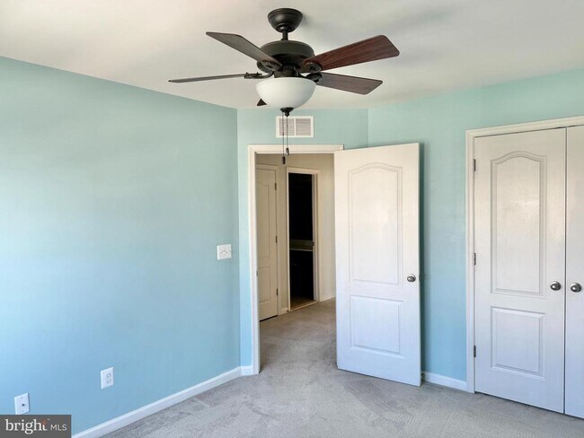 Building Photo - 7 Coulter Ln