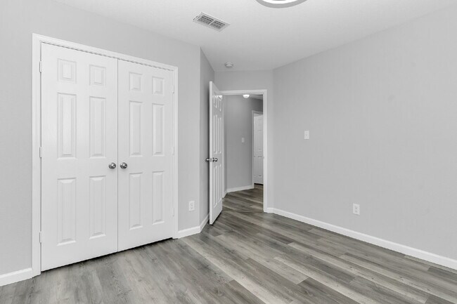 Building Photo - Welcome home to this beautifully maintained 4-bedroom, 2-bath, single-story home in the desirable...