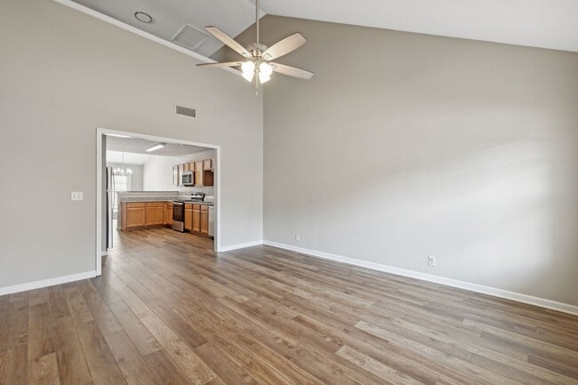 Building Photo - 118 Lancaster Gate Pl