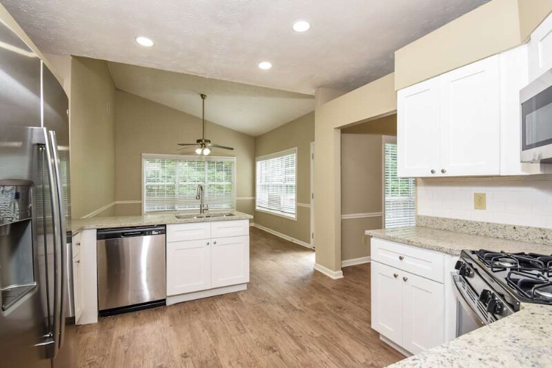 Building Photo - 2041 Stone Forest Dr