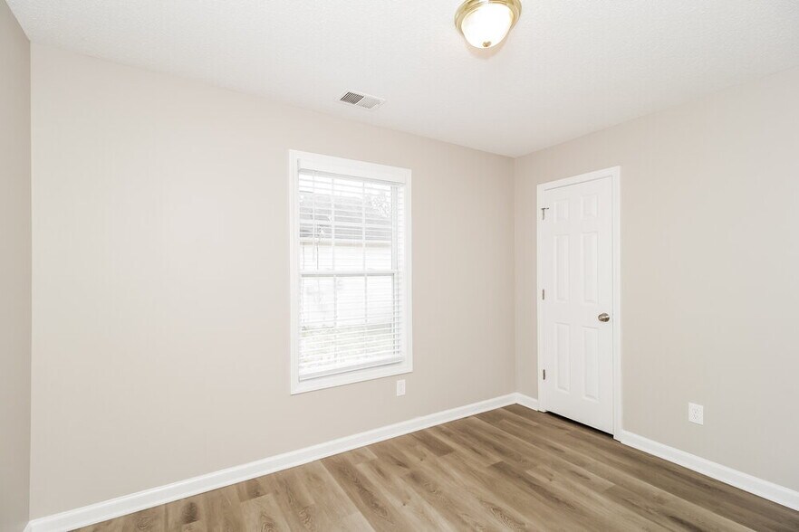 Building Photo - 1050 Abercorn Way