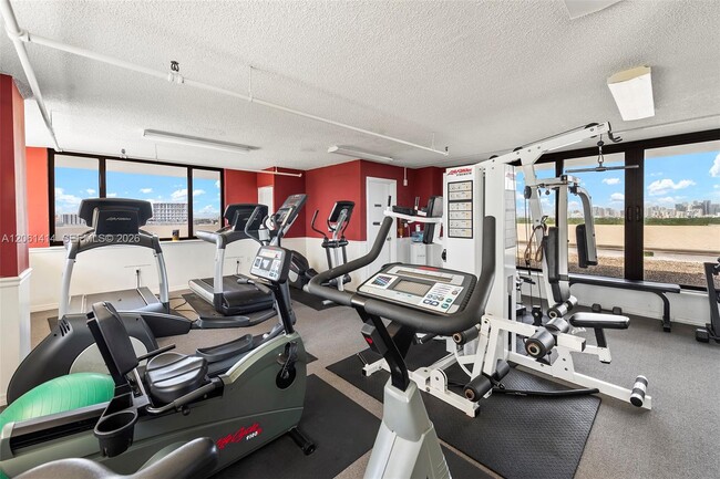 Building Photo - 2575 S Bayshore Dr