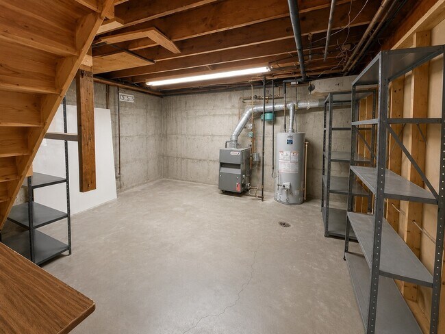Building Photo - 240 Ridgefield Rd