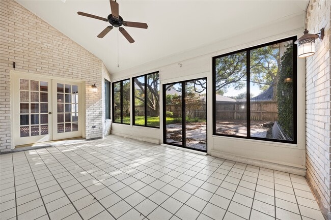 Building Photo - 18227 Longmoor Dr