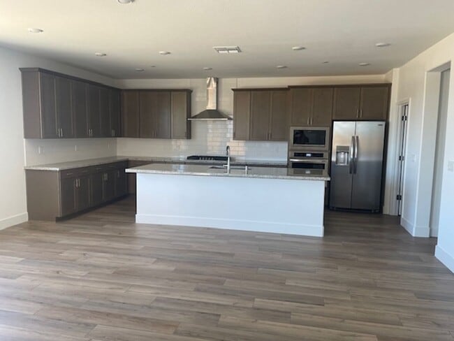 Building Photo - Solar Lennar 4 Bedroom Home on a Large Lot