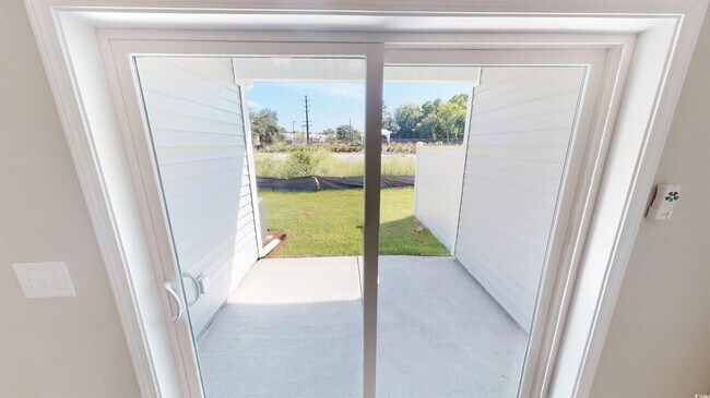 Building Photo - 86 Racquet Club Dr
