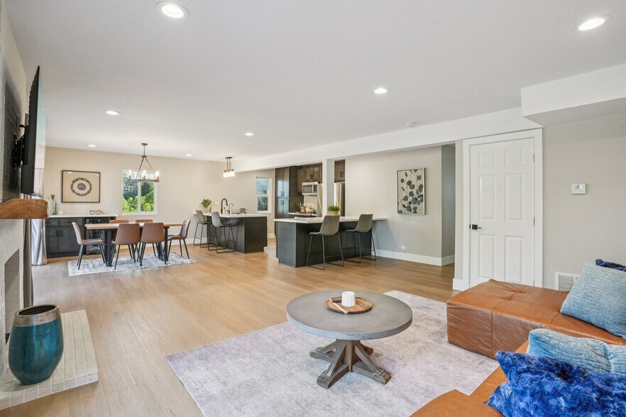 Building Photo - 835 Amigos Way