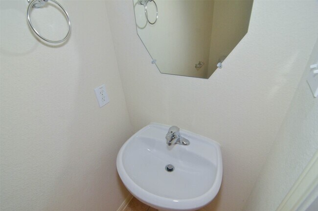 Building Photo - 5111 Peabody Hill Ln