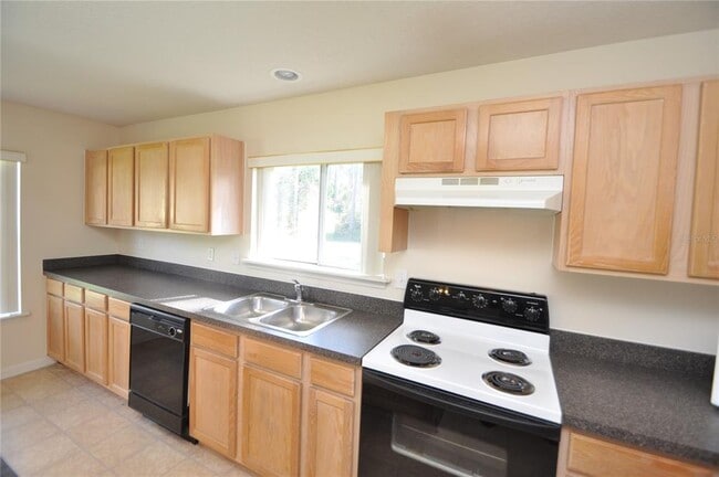 Building Photo - 116 London Dr
