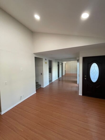 Building Photo - 228 S Esplanade St