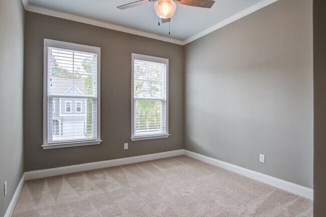 Building Photo - 2319 Watchtower Ln